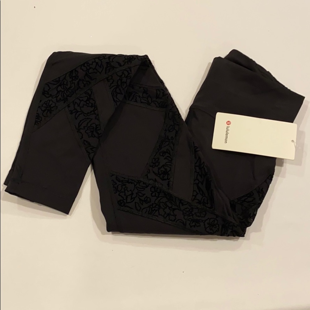 NWOT Lululemon Wunder Under HR Tight 22” Flk sz 6 EUC Black Luxtreme High Rise